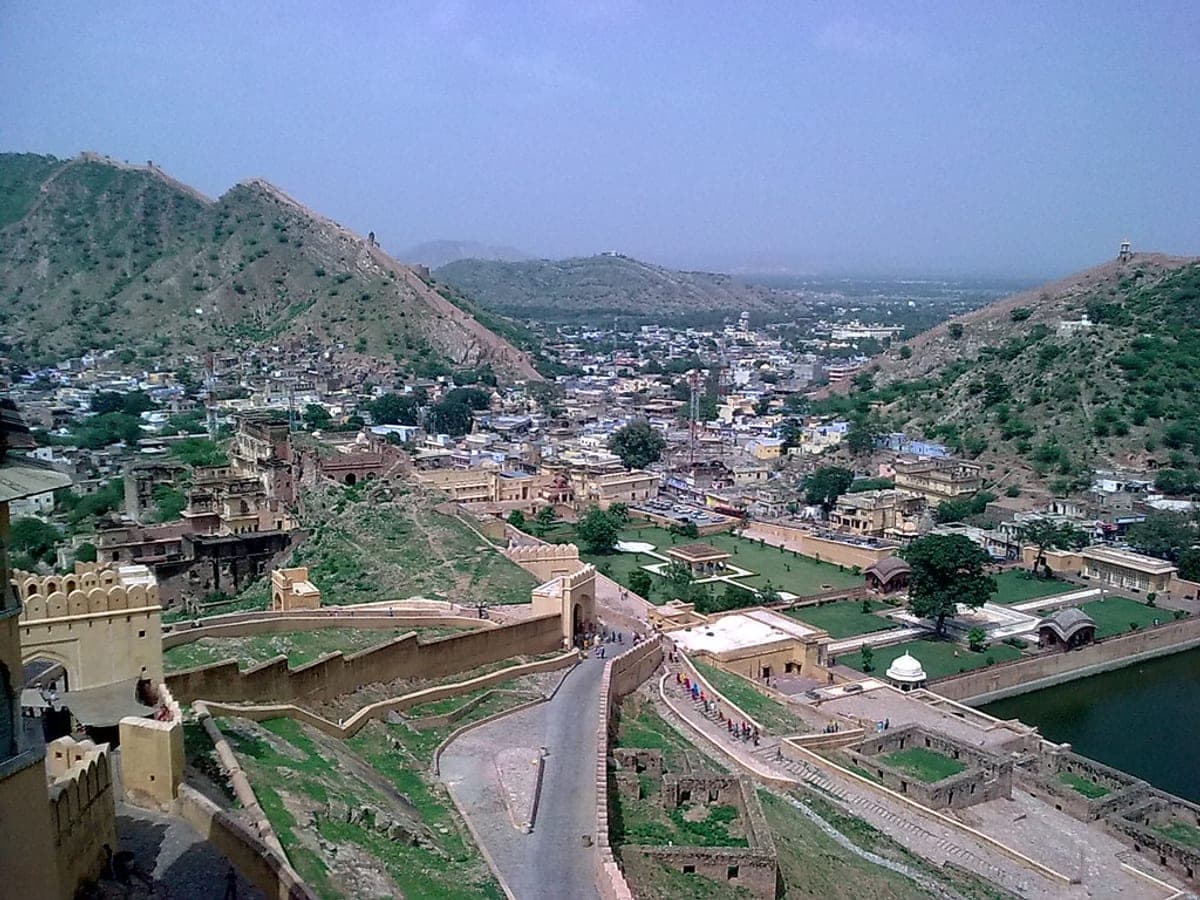 Amber Fort ramparts above Maota Lake in Jaipur